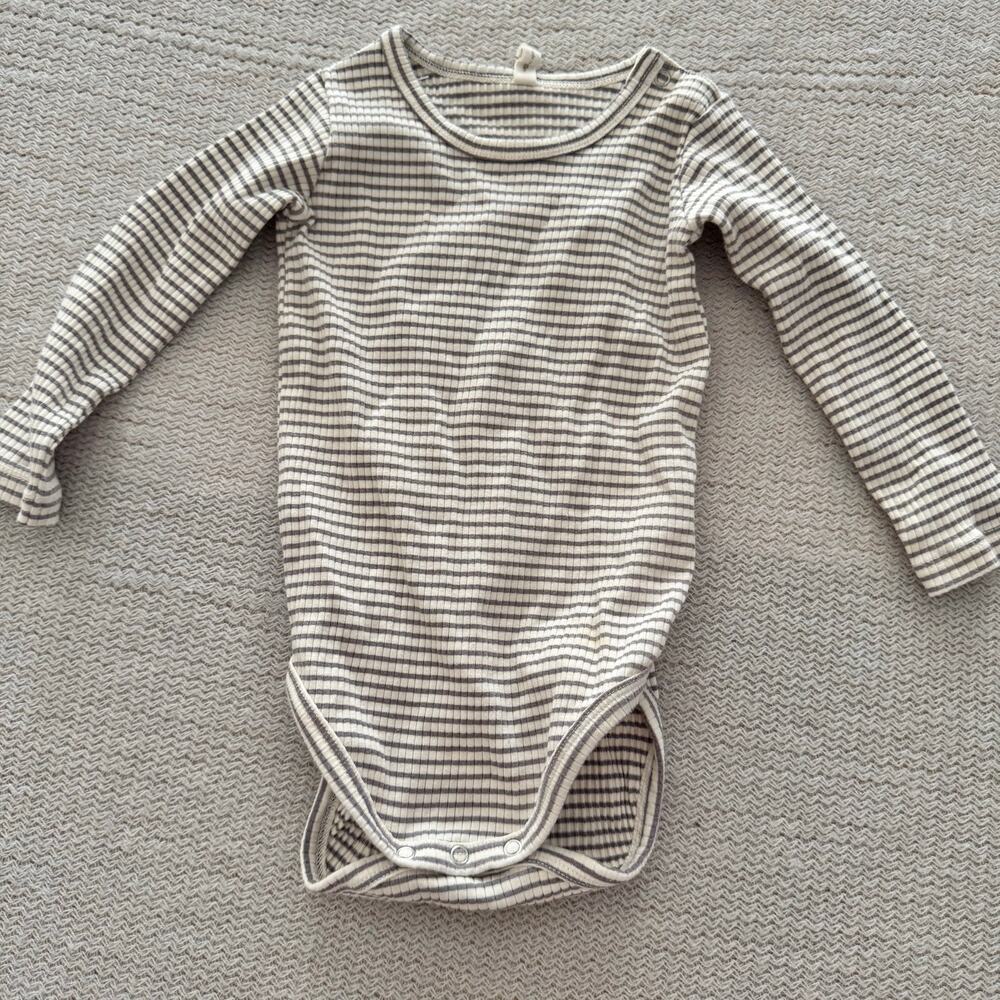 Quincy Mae Grey + White Striped Ribbed Long Sleeve One Piece Bodysuit 12 to 18